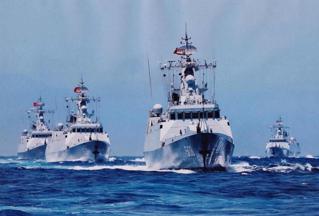 军舰不够，小艇来凑！美军要派快艇来西太，应对中国“非法捕鱼”