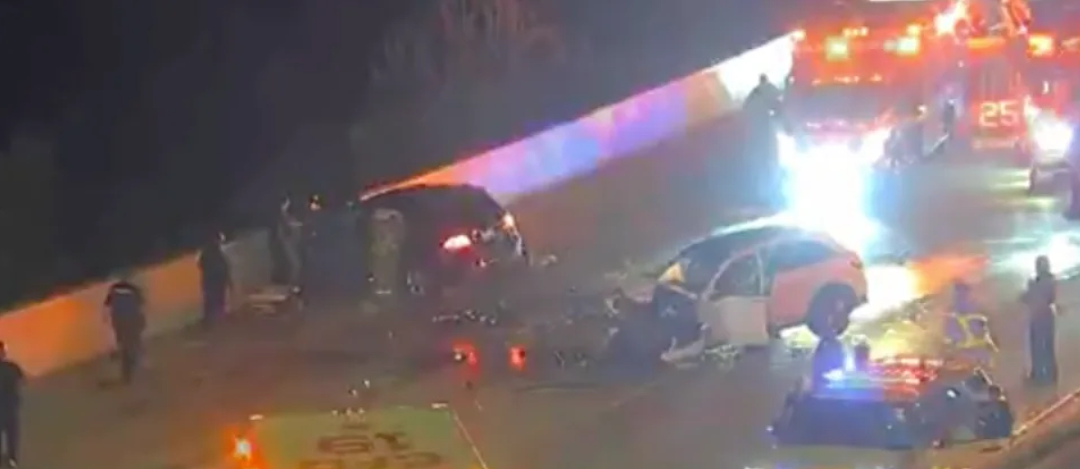 惨剧！30岁中国女留学生拿石头劫车，逆行撞死人！上月刚拿硕士学位（组图） - 2