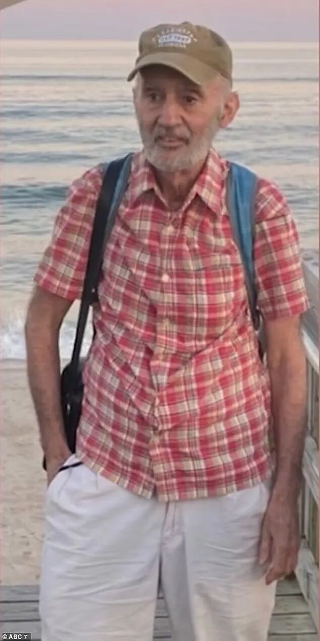黑人男子作恶4次都被放过！受害者心软没起诉，他转头就把76岁老人推下楼... - 1