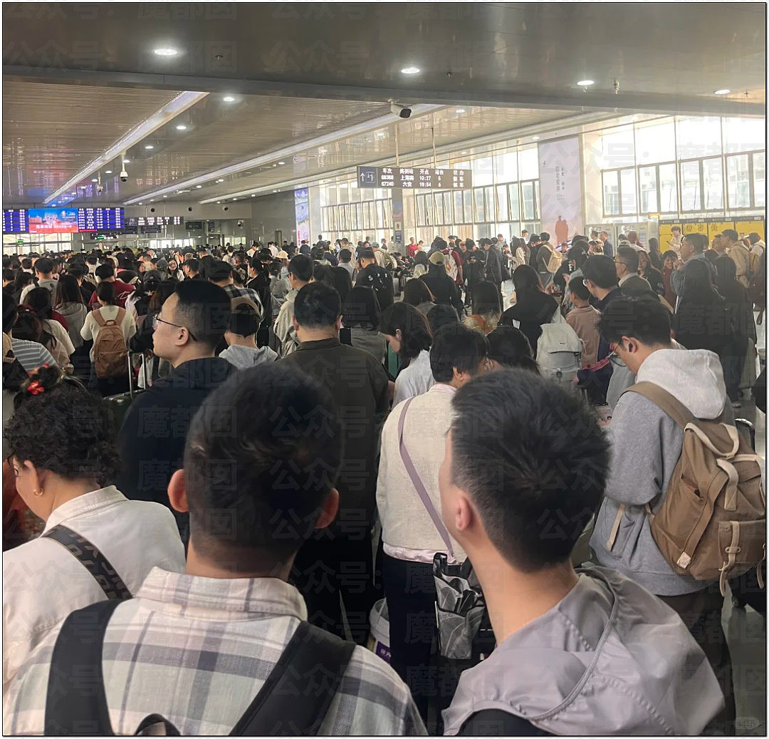 肉贴肉，人挤人！五一长假首日，中国各大景点已爆（组图） - 3