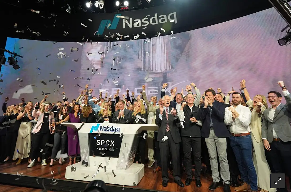 全网围观！史上第一个万亿富豪诞生！SpaceX开盘狂涨18%，网友：割韭菜还是星辰大海？（组图） - 3