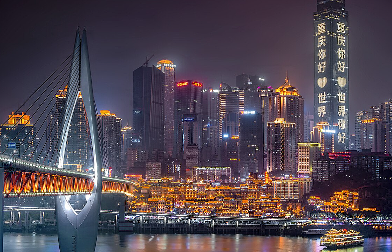 惊！中国人通勤日常火爆外网！百万外国网友吓傻了：这么刺激的吗！ - 11