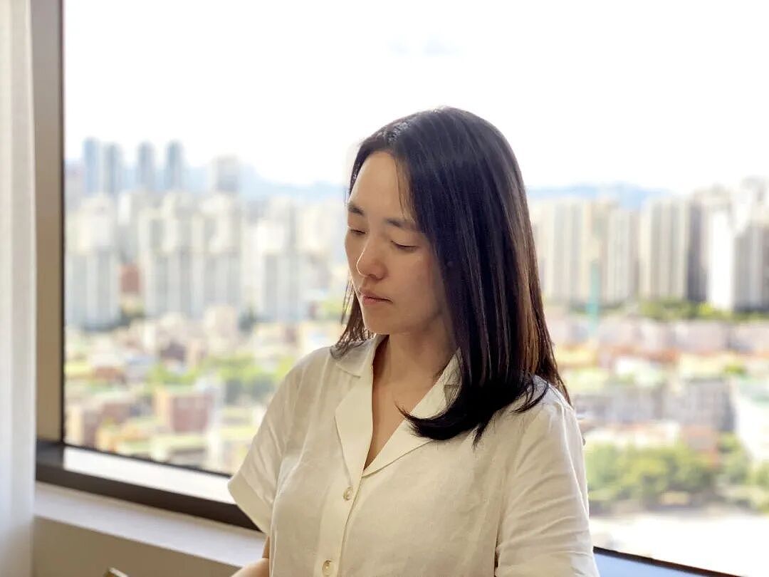 第一批没结婚的韩国女子，已经开始“领养”闺蜜了（组图） - 1