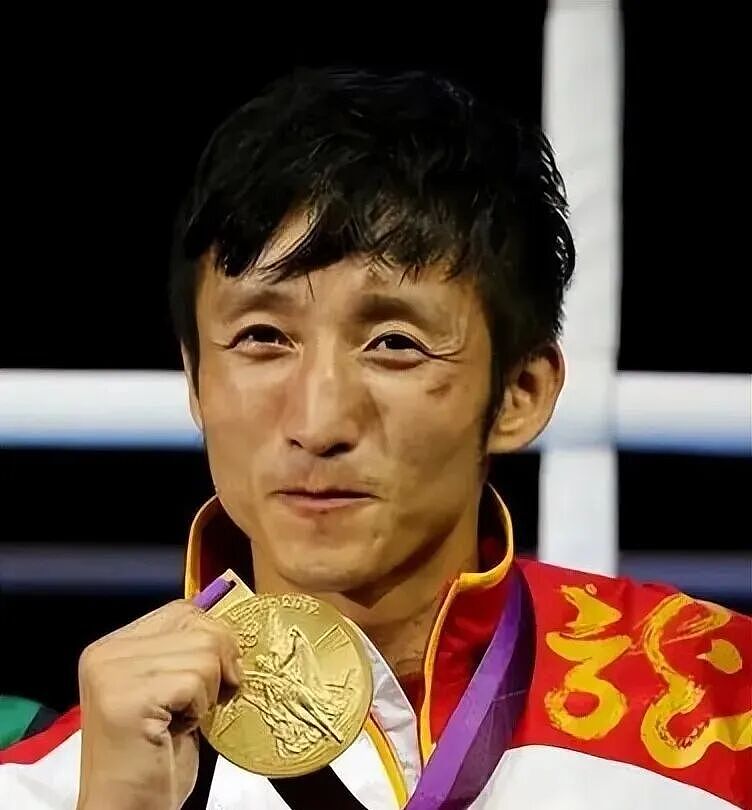 从奥运全满贯拳王到直播间带货,邹市明夫妇7年败光2亿(组图) - 1