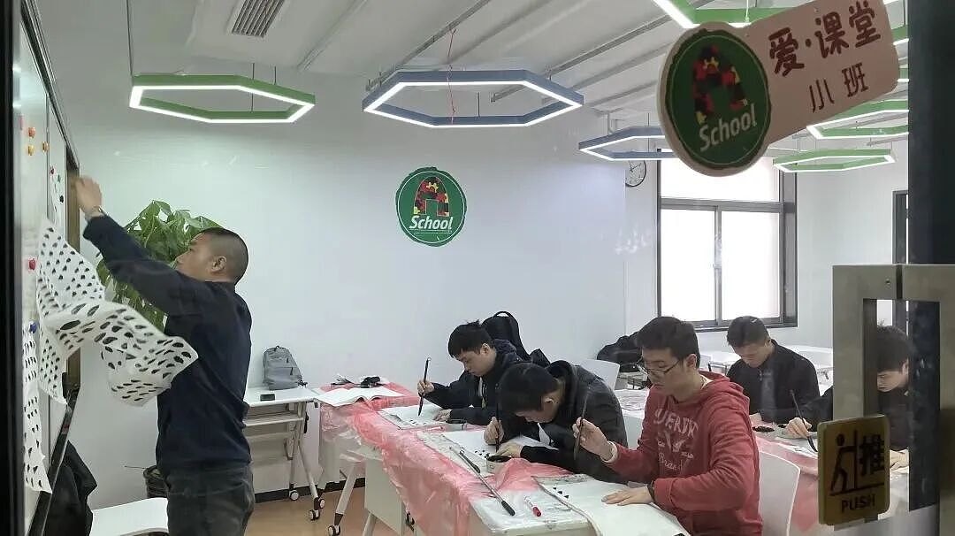 上海为何把最贵的空间,留给了普通人?(组图) - 4