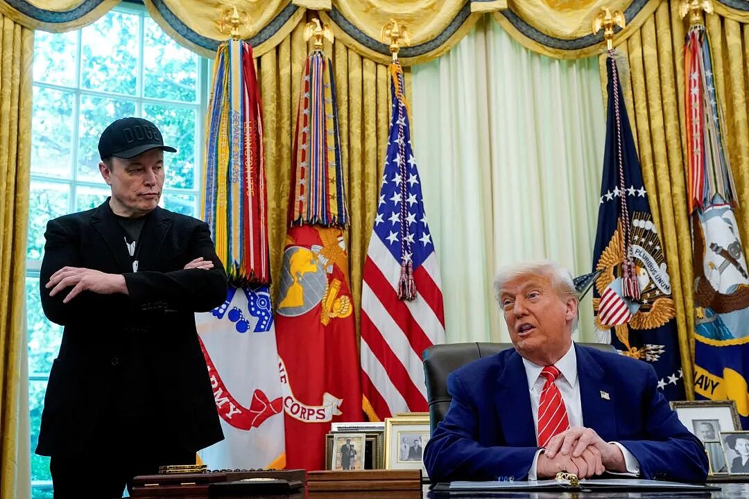 特朗普的基本盘,崩了!MAGA党大批背叛,中期选举要输了(组图) - 5