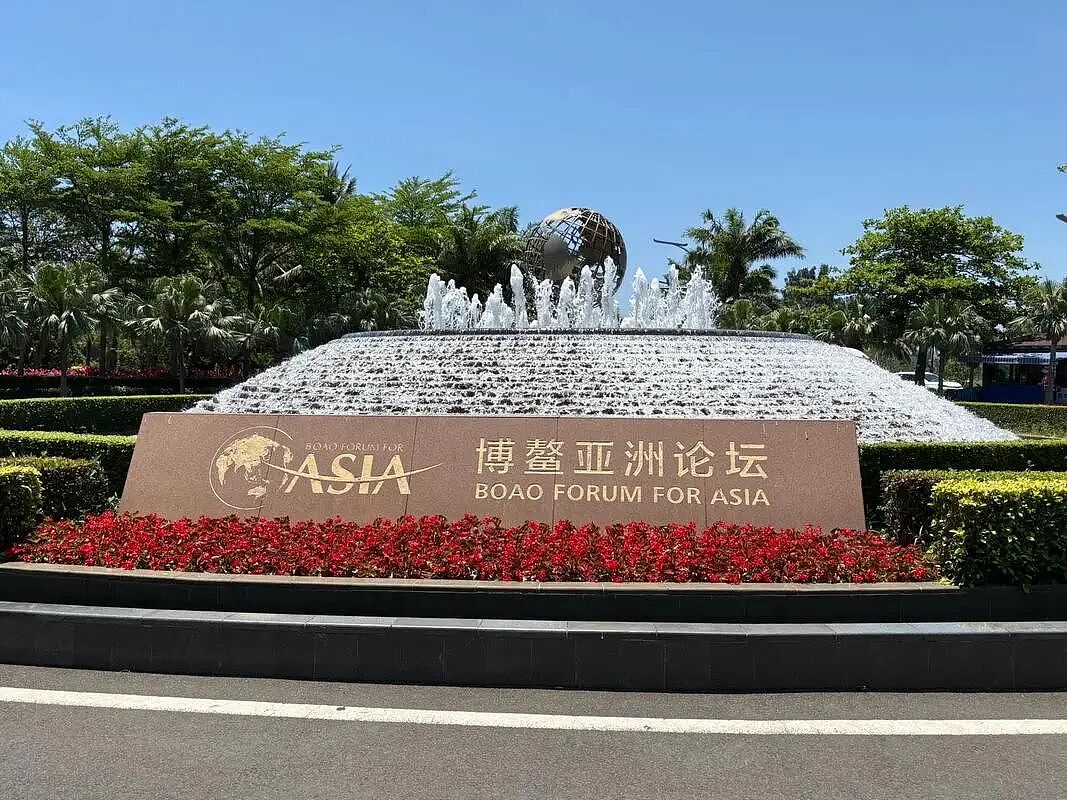 新加坡总理开启4天访华行程，刚落地海南就释放重磅信号（组图） - 4