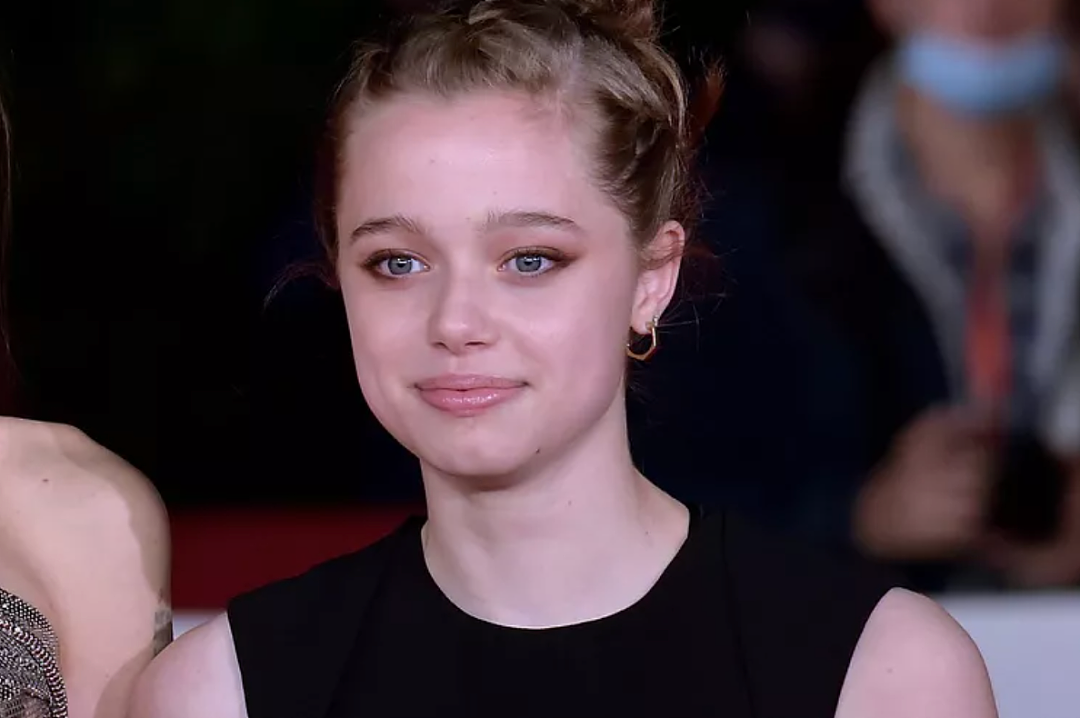 彻底决裂？皮特与朱莉大儿子正式剔除父姓“Pitt”！女儿毕业典礼皮特也未现身！六个孩子，四个公开与其划清界限了！ - 7