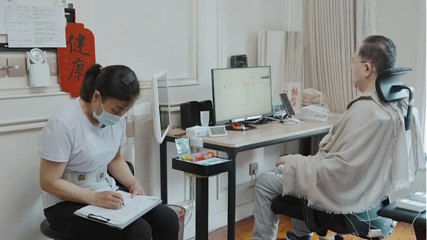 “自私”的蔡磊:倾家荡产,疯狂救人 - 11