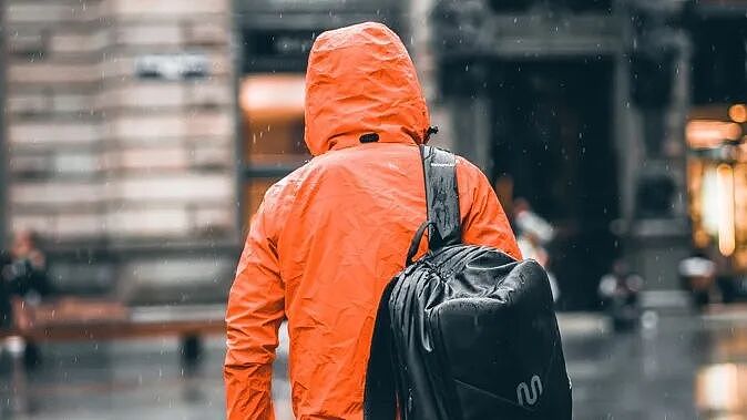 奥克兰多店排长队抢物资！气旋已开始影响新西兰！今晚起风雨最猛，奥克兰阵风或达130km/h！官方列出撤离必带清单！ - 7