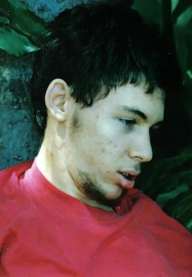 被囚13年!他12岁沦为植物人,意识清醒却惨遭虐待,如今逆袭娶妻生子(组图) - 2