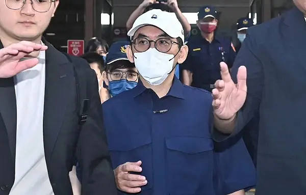 台娱大咖男星藏2341部儿童影片被捕却不用坐牢?花钱和解引众怒(组图) - 9