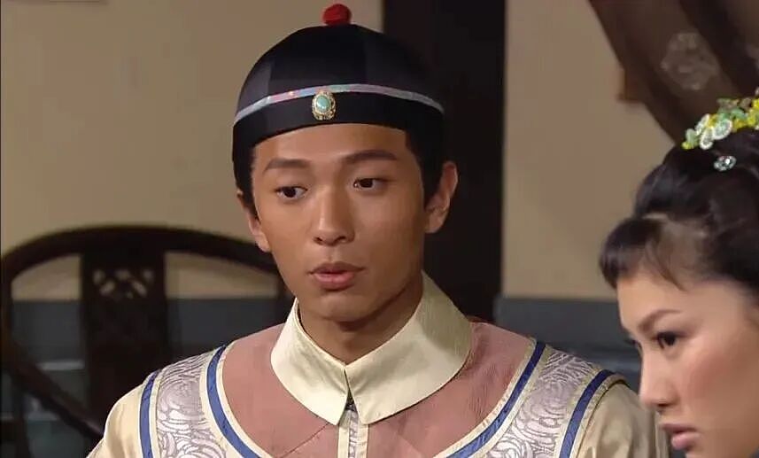 香港男星迎娶富婆,安排妻子直播带货,自己全职在家带孩子 - 1