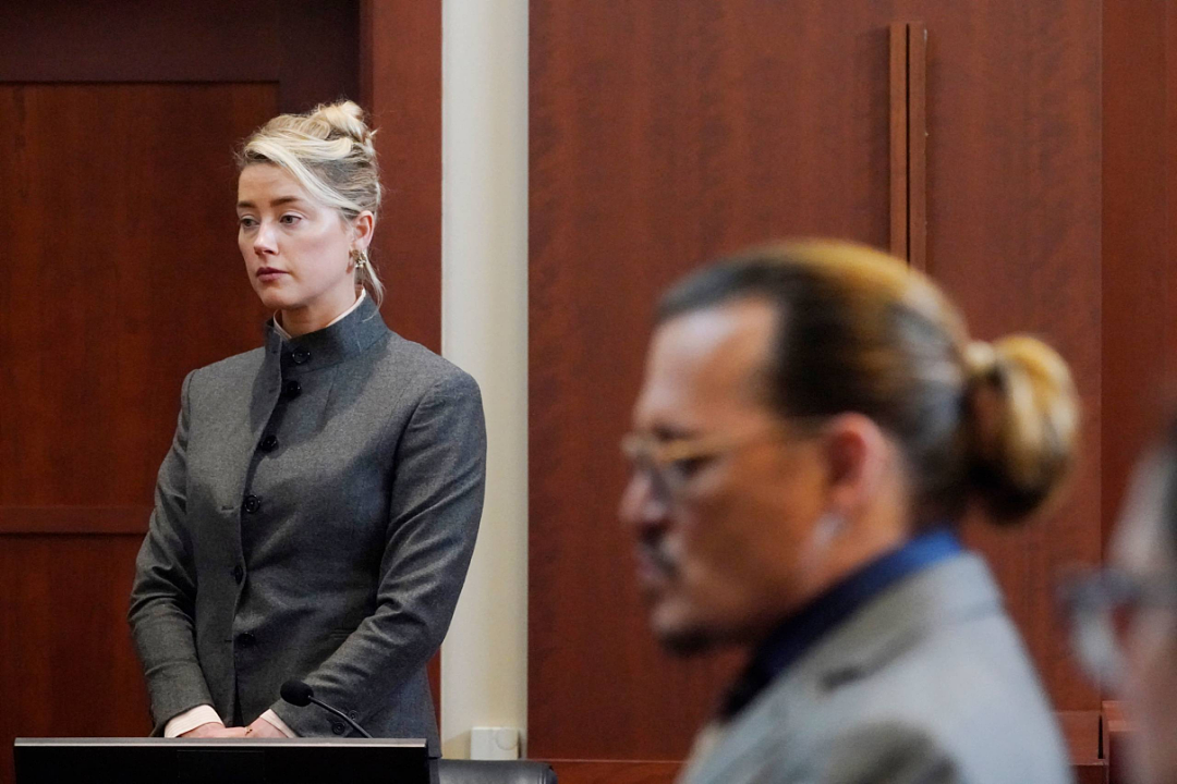 顶级超模自曝与德普前妻搞过四角恋？家中约会被德普抓包，马斯克同时“争宠”？ - 9