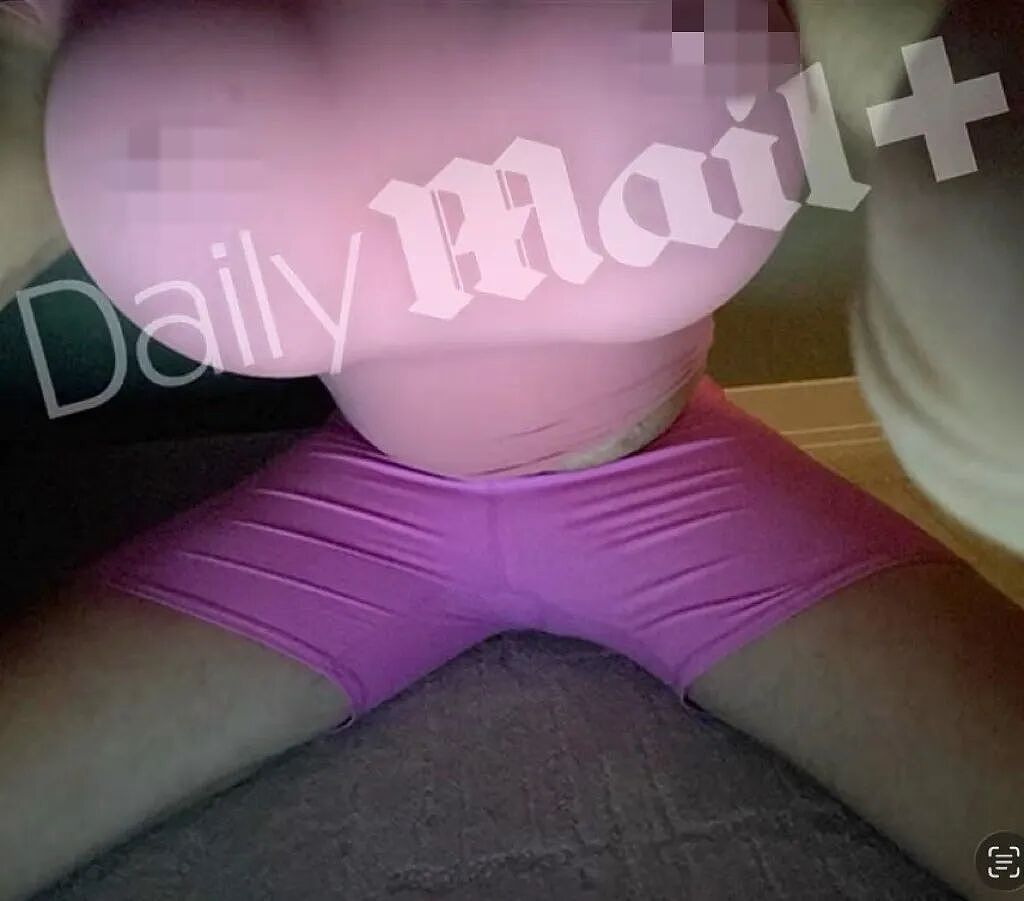 辣眼大瓜！国土安全部部长丈夫痴迷巨乳变装？？人前硬汉人设，人后这是啥...（组图） - 10