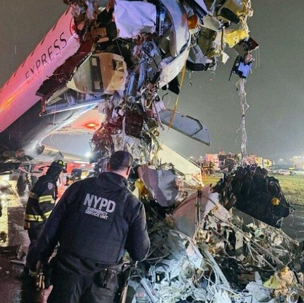 突发空难！加拿大飞机降落瞬间被撞烂：2死41伤！机长遇难，空乘被甩出机外（组图） - 3