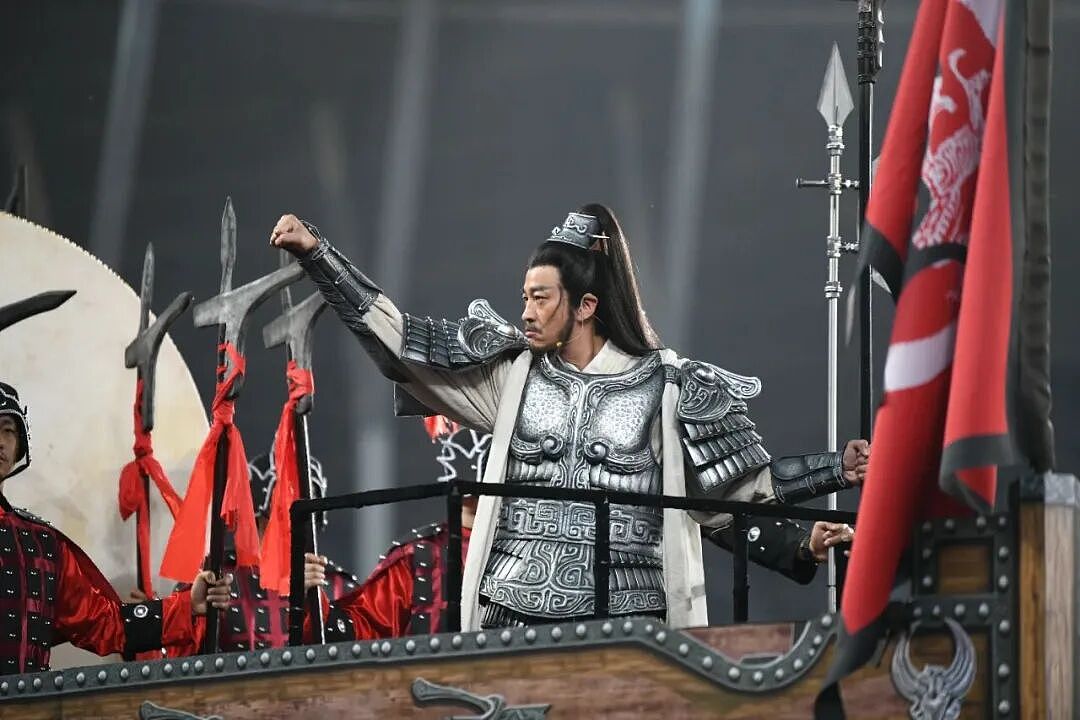 中国9亿县城青年，正被B货批量收割（组图） - 1