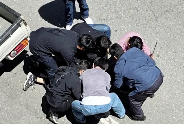 韩国女高中生遇害案：凶手被赞“像偶像”，家属被迫公开女儿照片 - 1