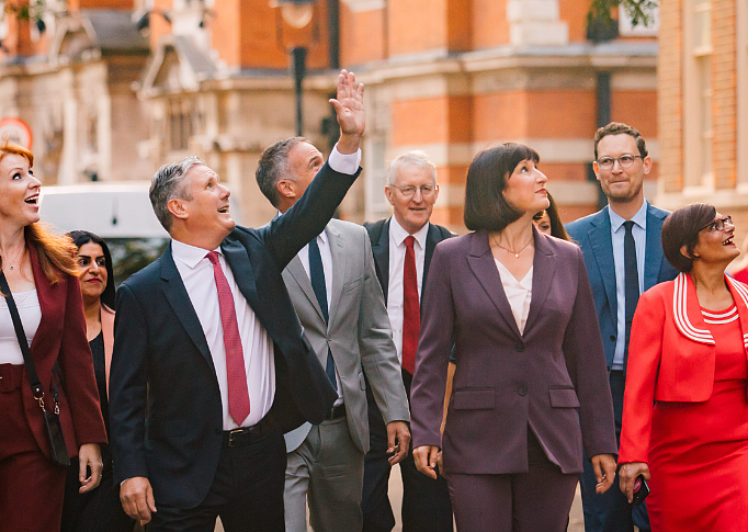 要下台了?斯塔默坚称绝不辞职!英国政坛大地震,工党内部已经疯了...(组图) - 7