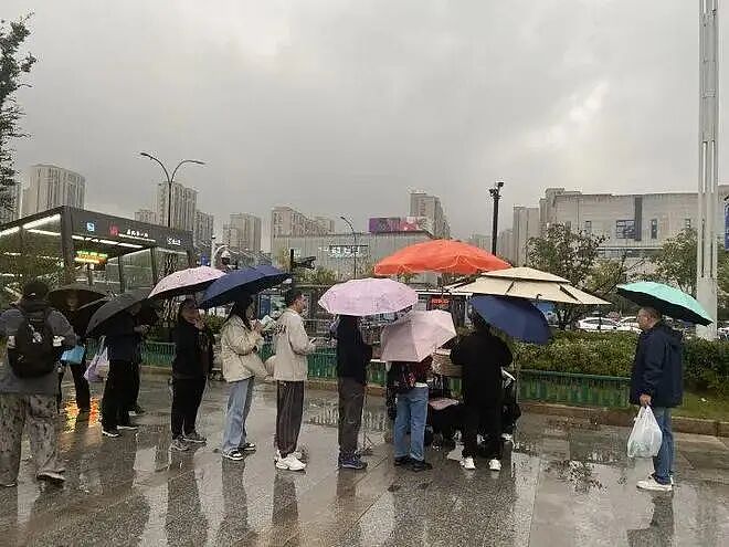 中国网红博主硬核剖析新加坡“封神级”5大生存优势！唯独这点引惹怒无数网友... - 16