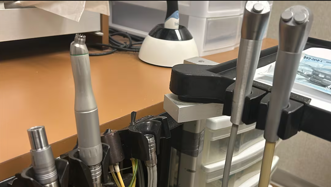 华人牙医消毒程序违规,近900患者恐感染艾滋!涉事诊所关停,执业资格吊销(组图) - 12