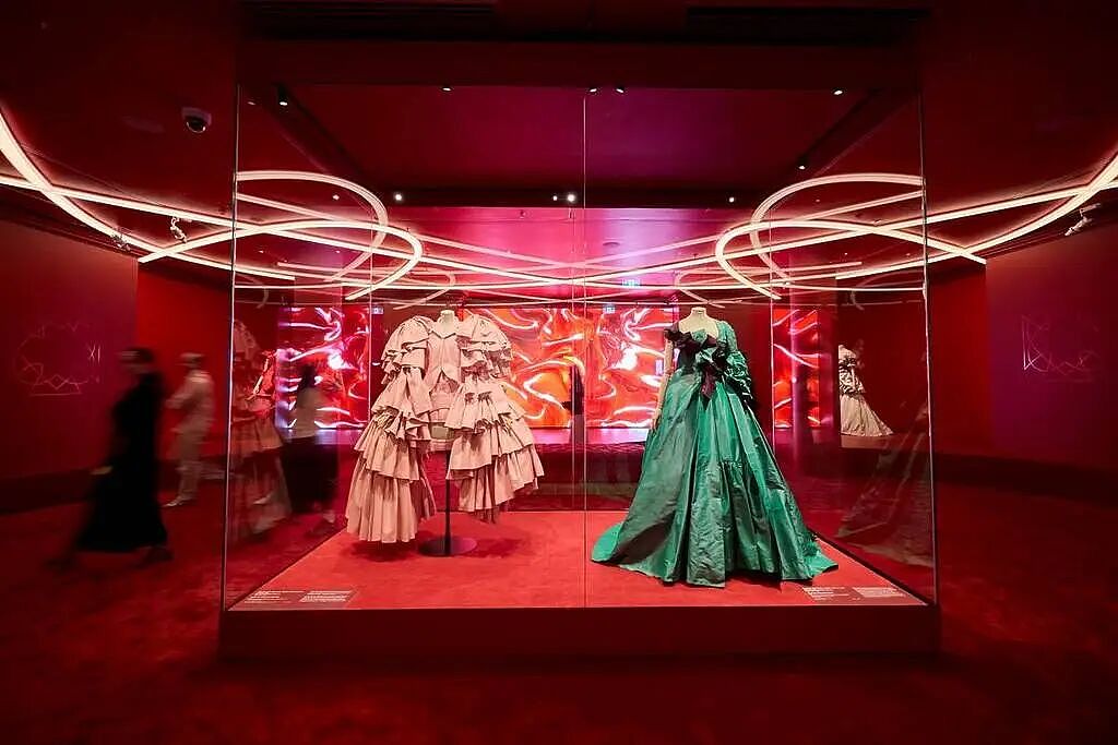 墨尔本4月活动太精彩，恐龙展、亚洲美食夜市、法国电影、光影展、花海...（组图） - 12