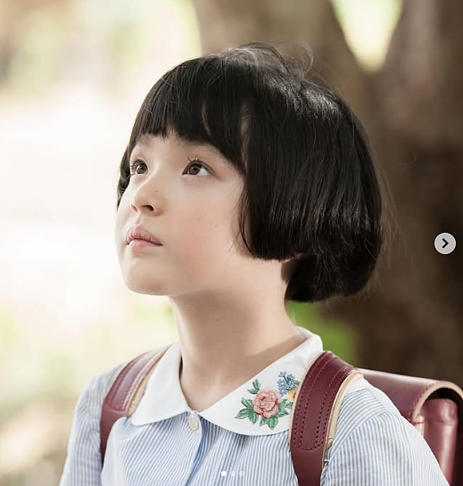 日本天才童星被称“第二个芦田爱菜”!19岁因一张自拍火出圈,网友:长成大美女了! - 9