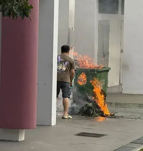 新加坡外卖小哥路过组屋楼下时，这一举动竟感动无数网友...（组图） - 2
