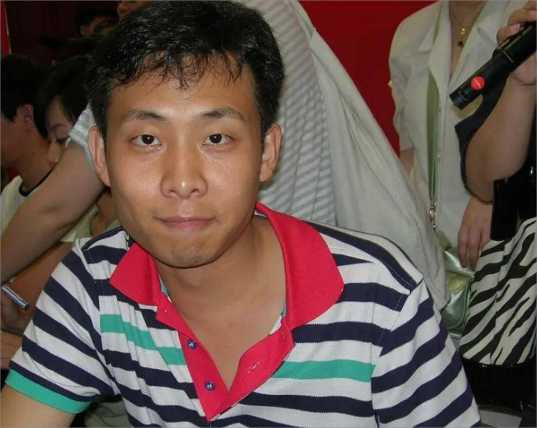 娶大6岁二婚妻子，婚姻19年，愿为她丁克终身！这段不被看好的婚姻，藏着娱乐圈最干净的爱情 - 5