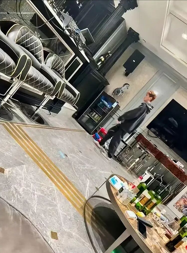 鹿晗疑劈腿冲热搜！司晓迪甩出18张亲密照，鹿晗工作室最新回应来了 - 7