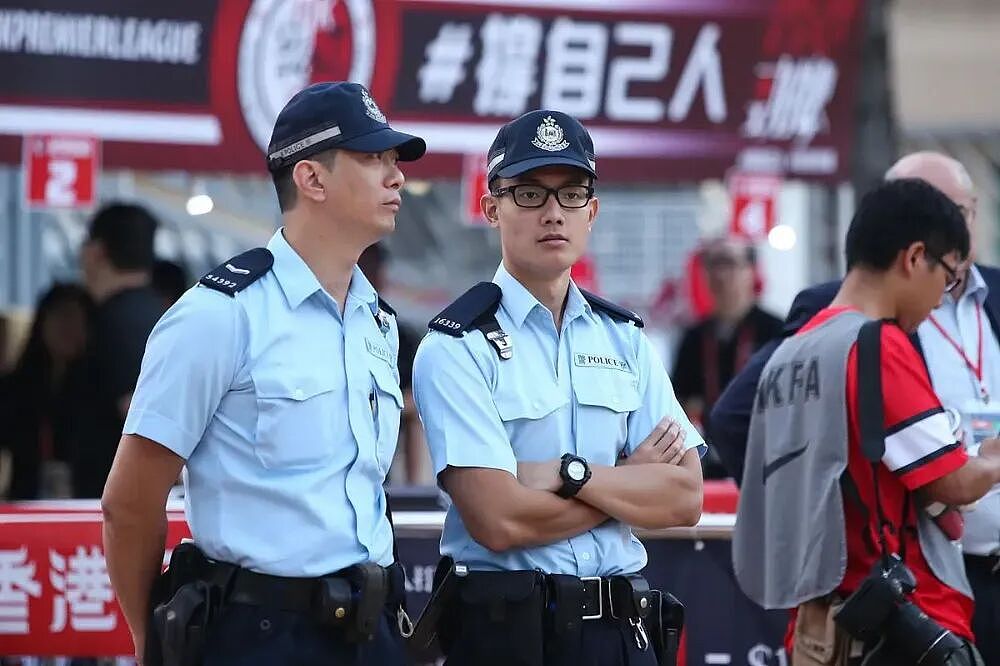 裁掉5000个公务员岗位：AI真的要抢饭碗了？（组图） - 3