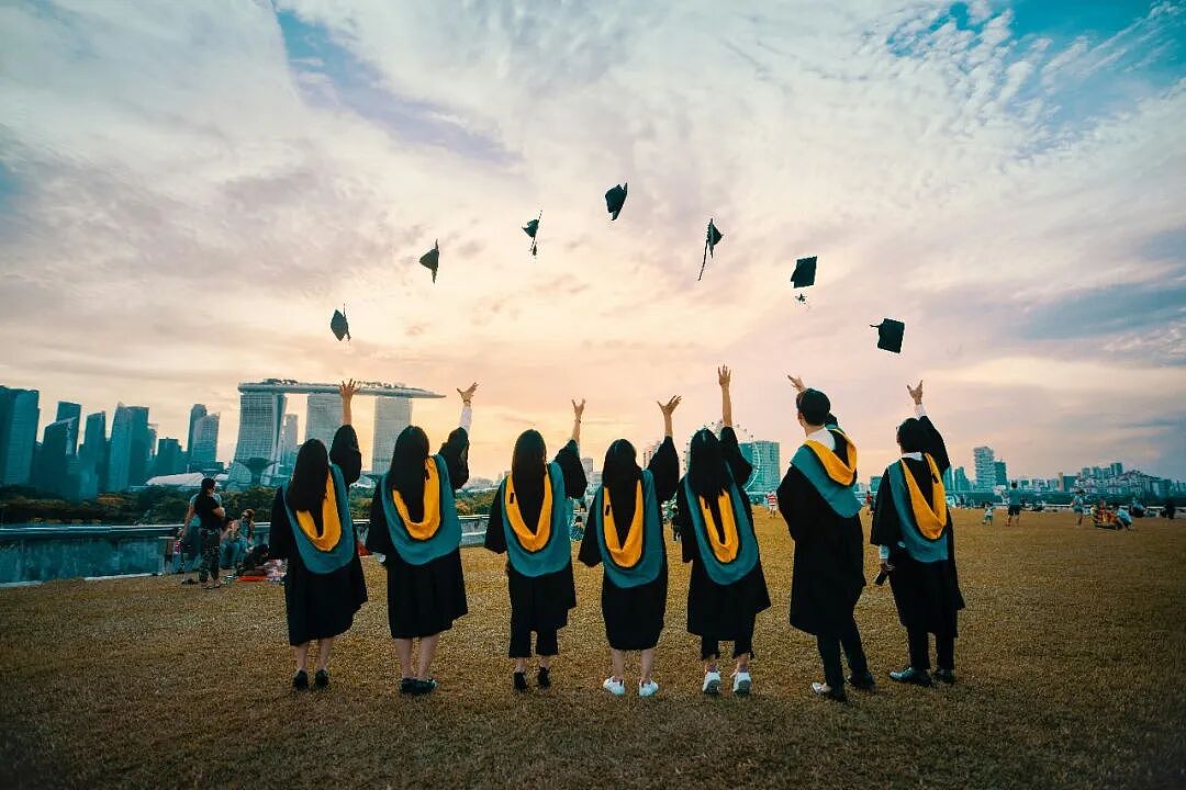又一顶级夏校暴雷，开营两周就关停，36名学生被迫回家 - 10