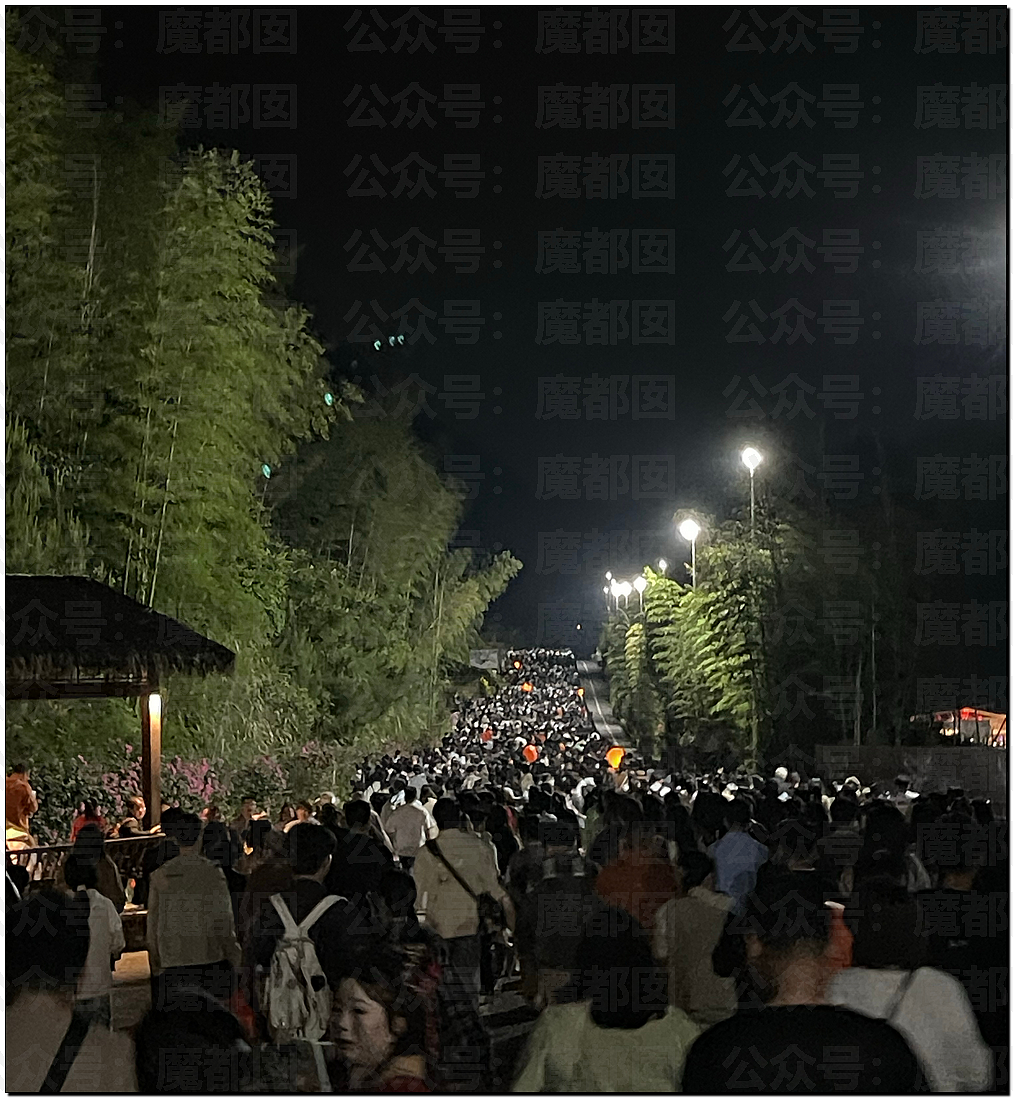肉贴肉，人挤人！五一长假首日，中国各大景点已爆（组图） - 5