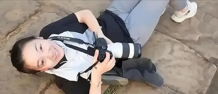 全网热议！19岁女孩裸身对峙50家媒体，一句质问，撕开世俗最虚伪的遮羞布（组图） - 2