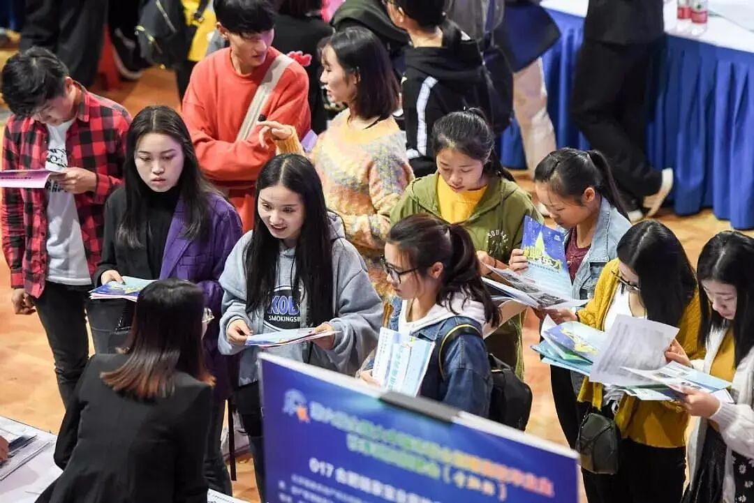 硅谷大厂“疯”了?百万年薪抢高中生(组图) - 4