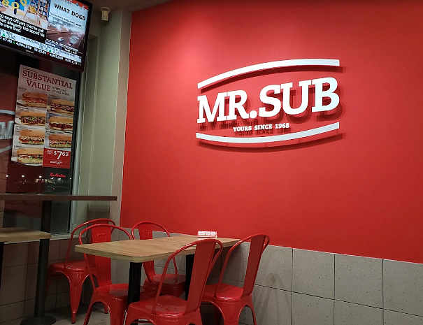 加拿大餐饮巨头宣布关闭68家门店,商场随处可见!人气炸鸡店也撑不住了 - 4