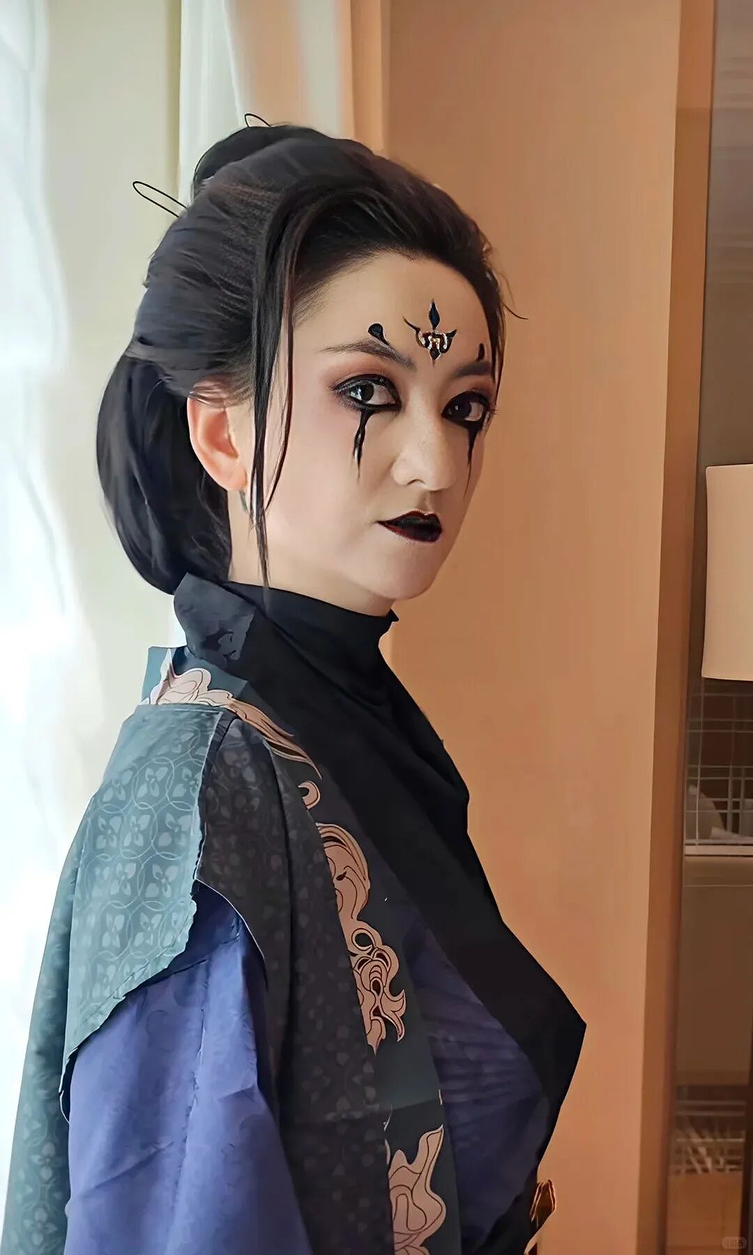 都让让,内娱最疯的女人来了(组图) - 31