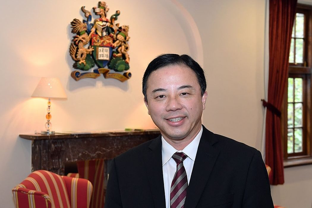 凌晨突发！港大校长群发邮件“不干了”！8年带出亚洲第一，巅峰时期为何急流勇退？（组图） - 6