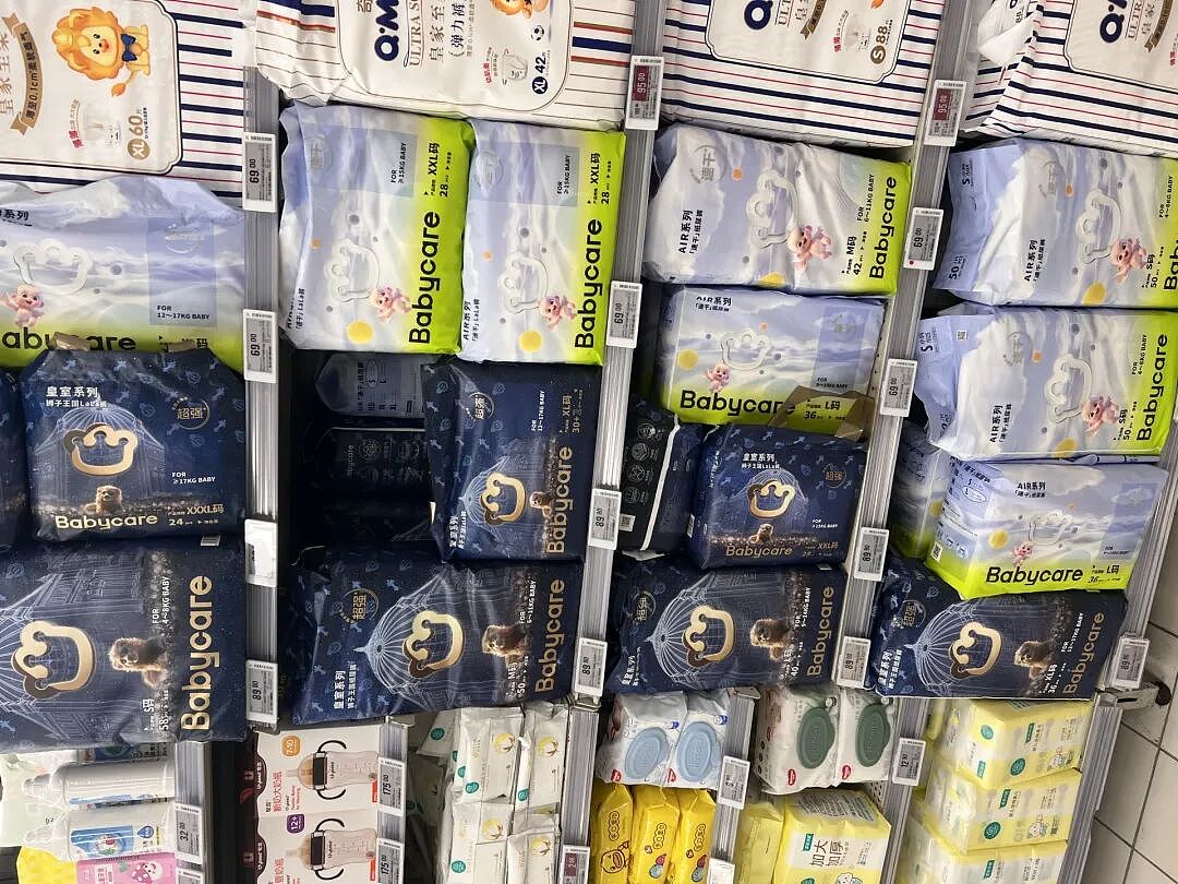 实探“甲酰胺风波”下的纸尿裤市场：涉事品牌正常售卖，但销量受影响！山姆支持好奇纸尿裤全额退款，Babycare门店贴出检测报告 - 5