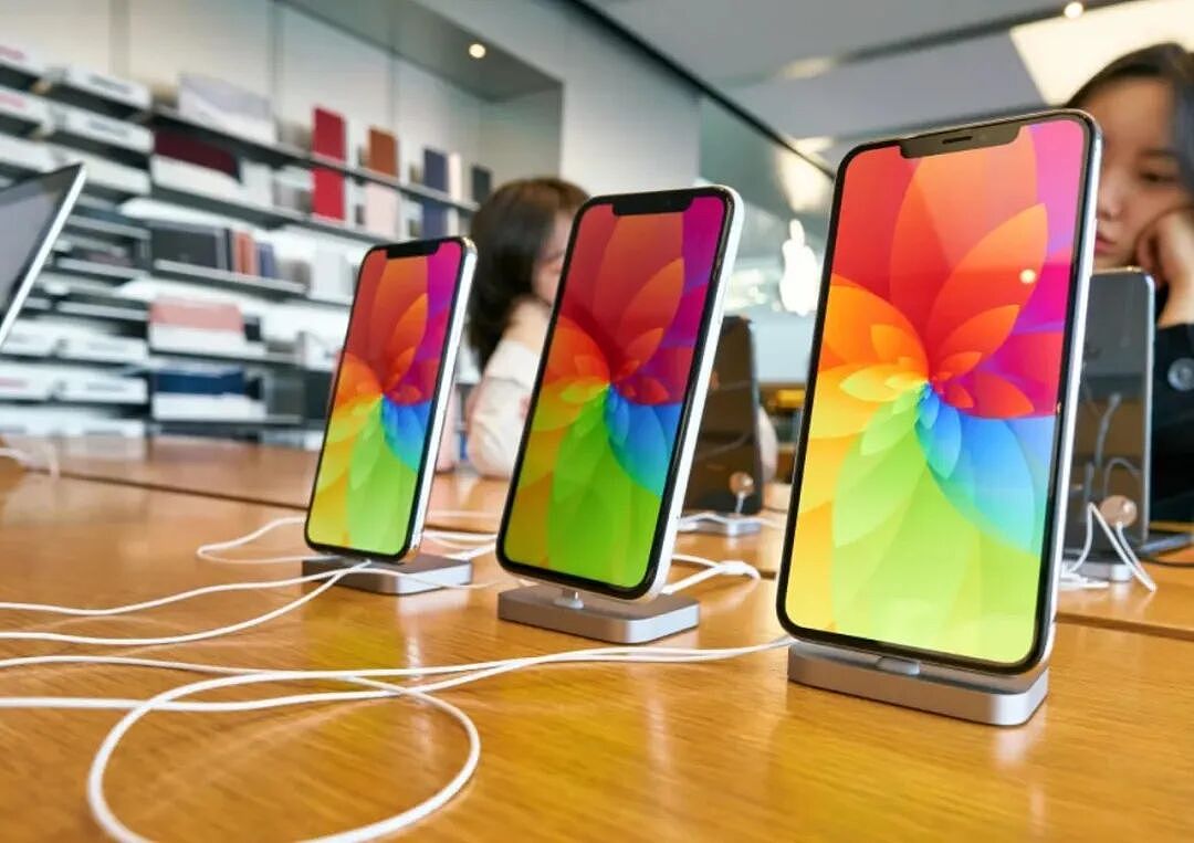 从中国飞来新西兰“刷卡”,疯狂买iPhone,26岁女子在LV店栽了(组图) - 6