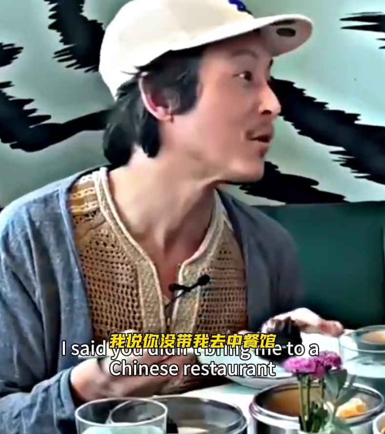 撞脸赵本山？陈冠希中餐馆聊美食，留八字胡满脸沧桑，老态尽显（组图） - 2