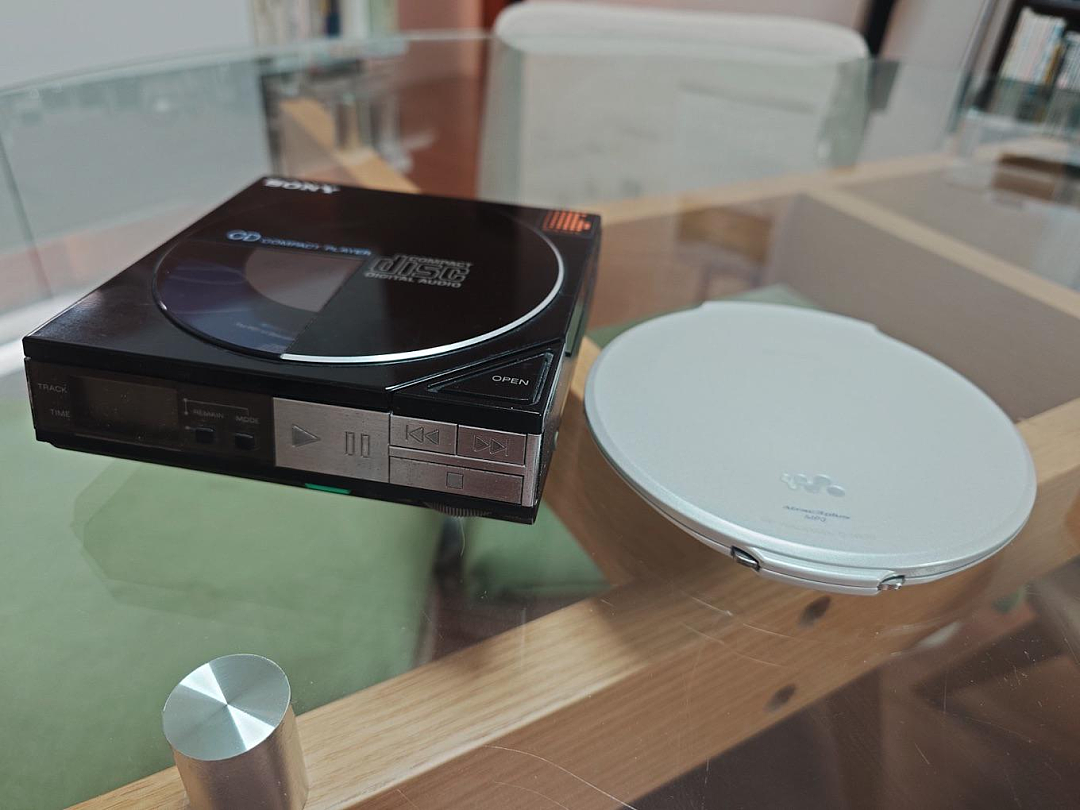 新加坡Z世代复古热潮席卷全球：MP3、有线耳机、翻盖手机成时代新宠（组图） - 5