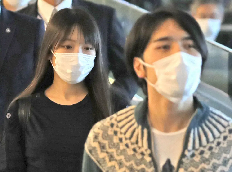 真子公主在街头被拍到近照!与小室圭逛打折超市被美国网友夸上天,日本网友看完又酸了! - 13