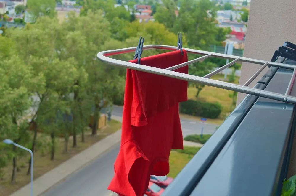 澳租客在阳台晾衣服被物业禁止,太荒谬?物业有权吗? - 4