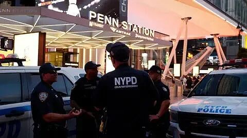 纽约交通枢纽Penn Station惊现持刀捅人案！6人被刺，满地是血（组图） - 2