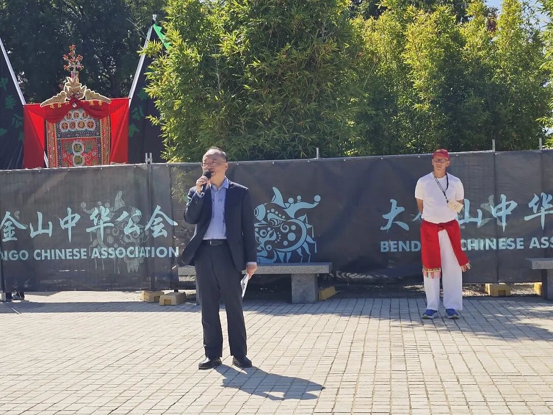 房新文总领事出席本迪戈2026年复活节醒龙仪式 - 1