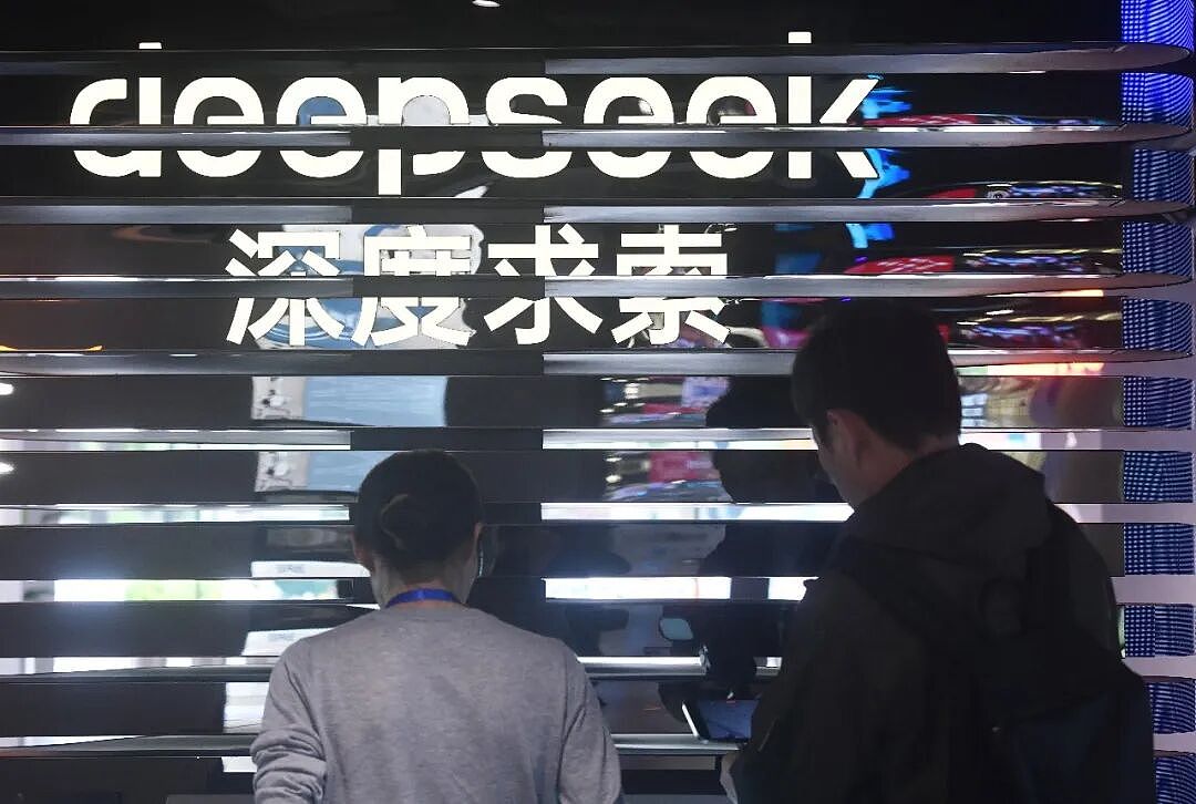 DeepSeek造芯,又“气到了”黄仁勋(组图) - 10