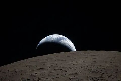 NASA四名宇航员飞掠月球，首次目睹月球神秘背面！人类探索宇宙星辰的脚步永不停歇（组图） - 4