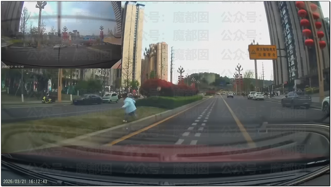 离谱！儿童独自外出冲上马路险被撞，引发安全关注（组图） - 6