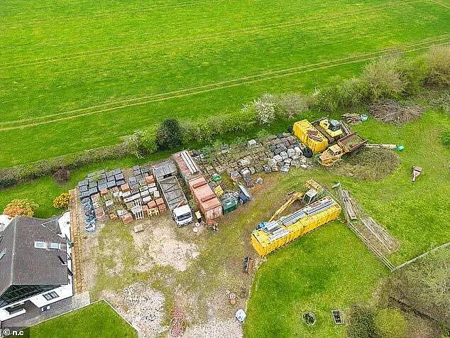 英国医生在绿化带旁建起367平米